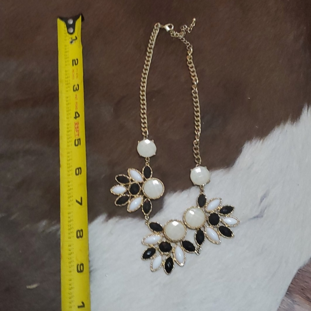 💫 Black, White, Gold Accent Neckace